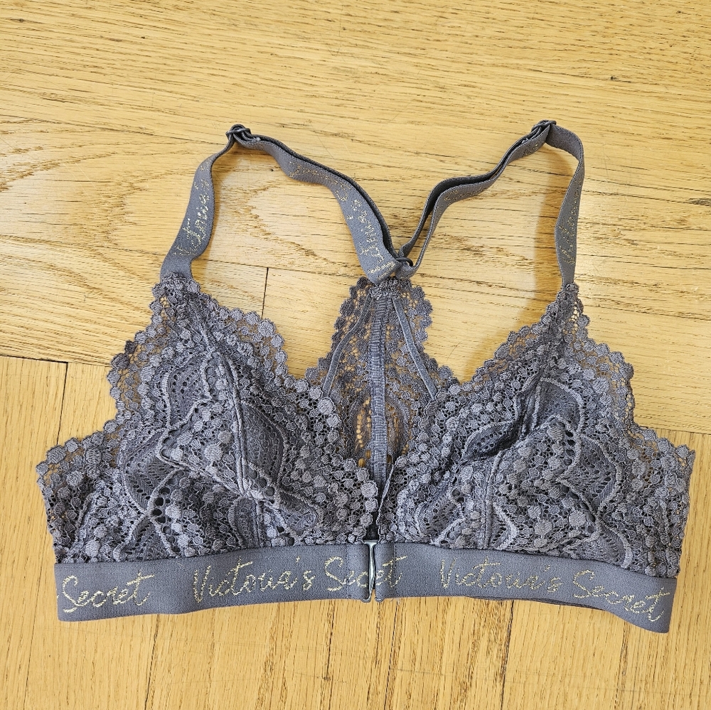 Victoria's Secret Gray Purple Lace Bra with Scalloped Edges
